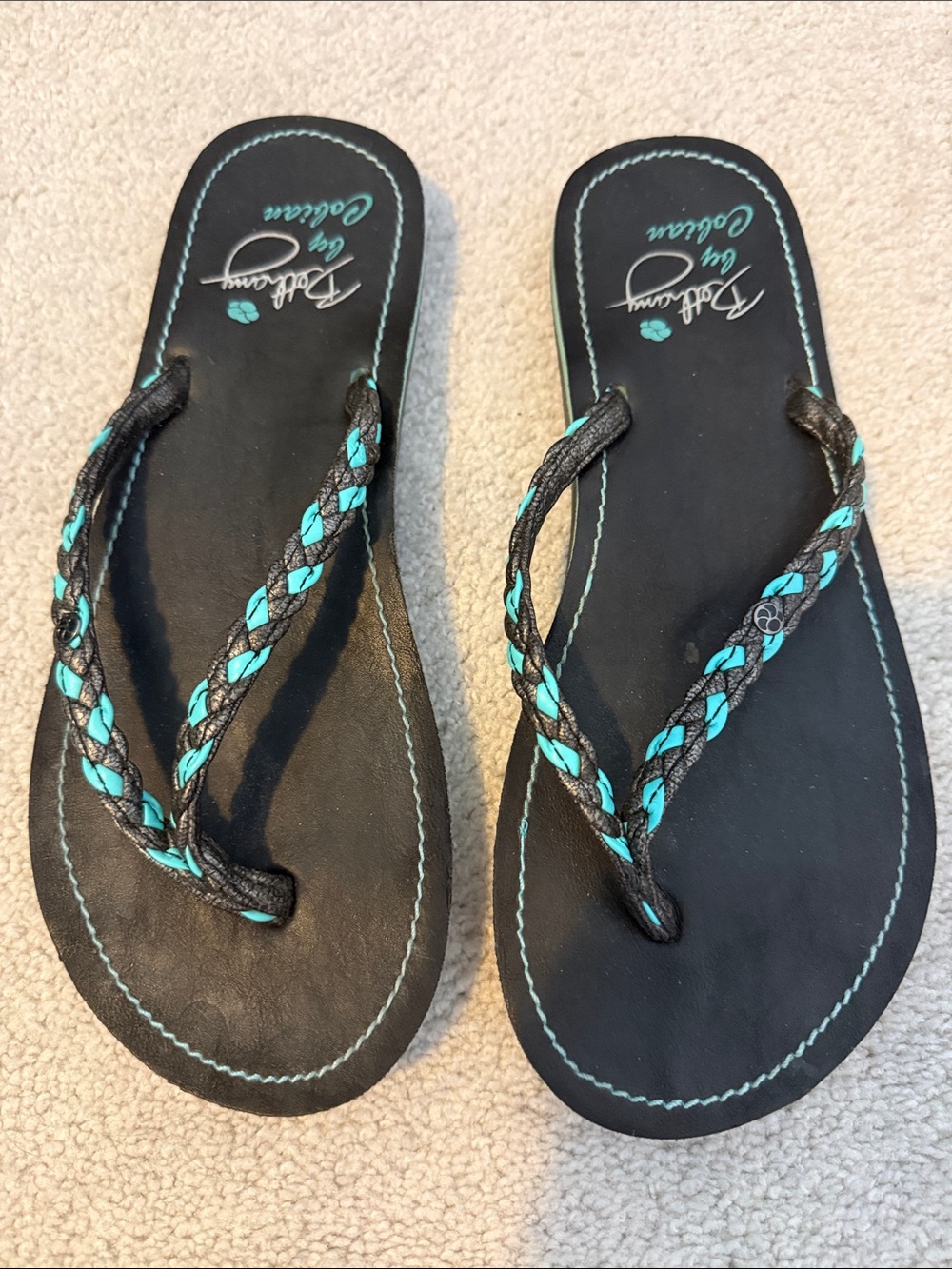 Bethany by Cobian 8 flip flops 🩴
